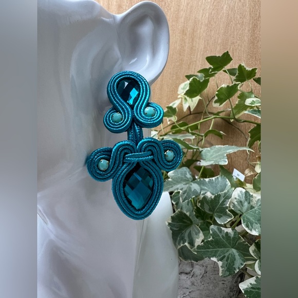 Elegant Art Deco-Inspired Earrings - Evening Gown Earrings - Stylish Earrings - Picture 4 of 10